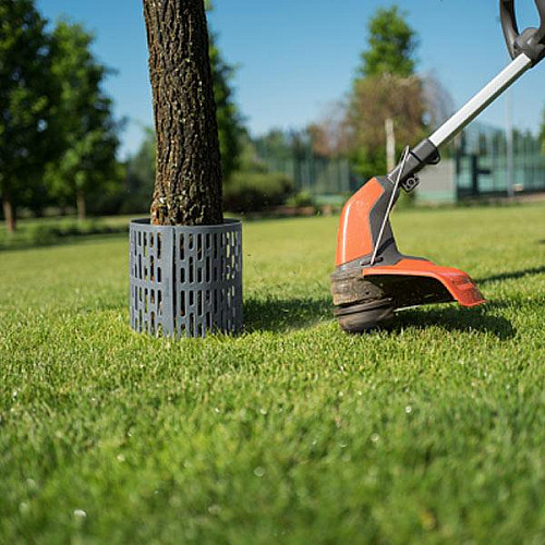 Бордюр TreeSave для защиты стволов деревьев высота 20см ширина 33см серый Bradas