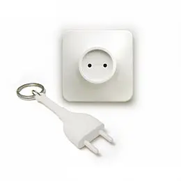 Ключница настенная и брелок для ключей Unplug Qualy (белый)