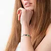 Жесткий браслет Love из белого золота б03336 Оникс