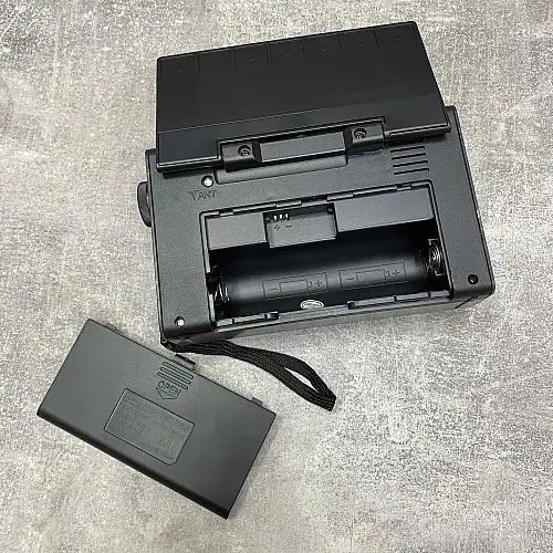Радіо-ліхтар на сонячній батареї на акумуляторі Solar Charge S-1521BTS сіре