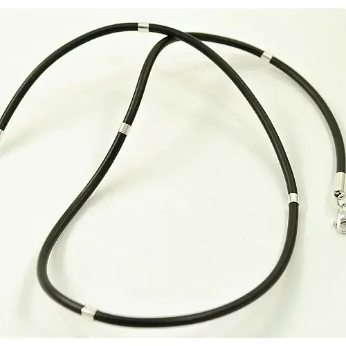 Каучуковий шнурок з вставками Maxi Silver 8605