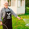 Фартук чорний кухонний з принтом для дачника "Дачні війська. Перехрещені Лопатка і Граблі" ФА000767 Кавун